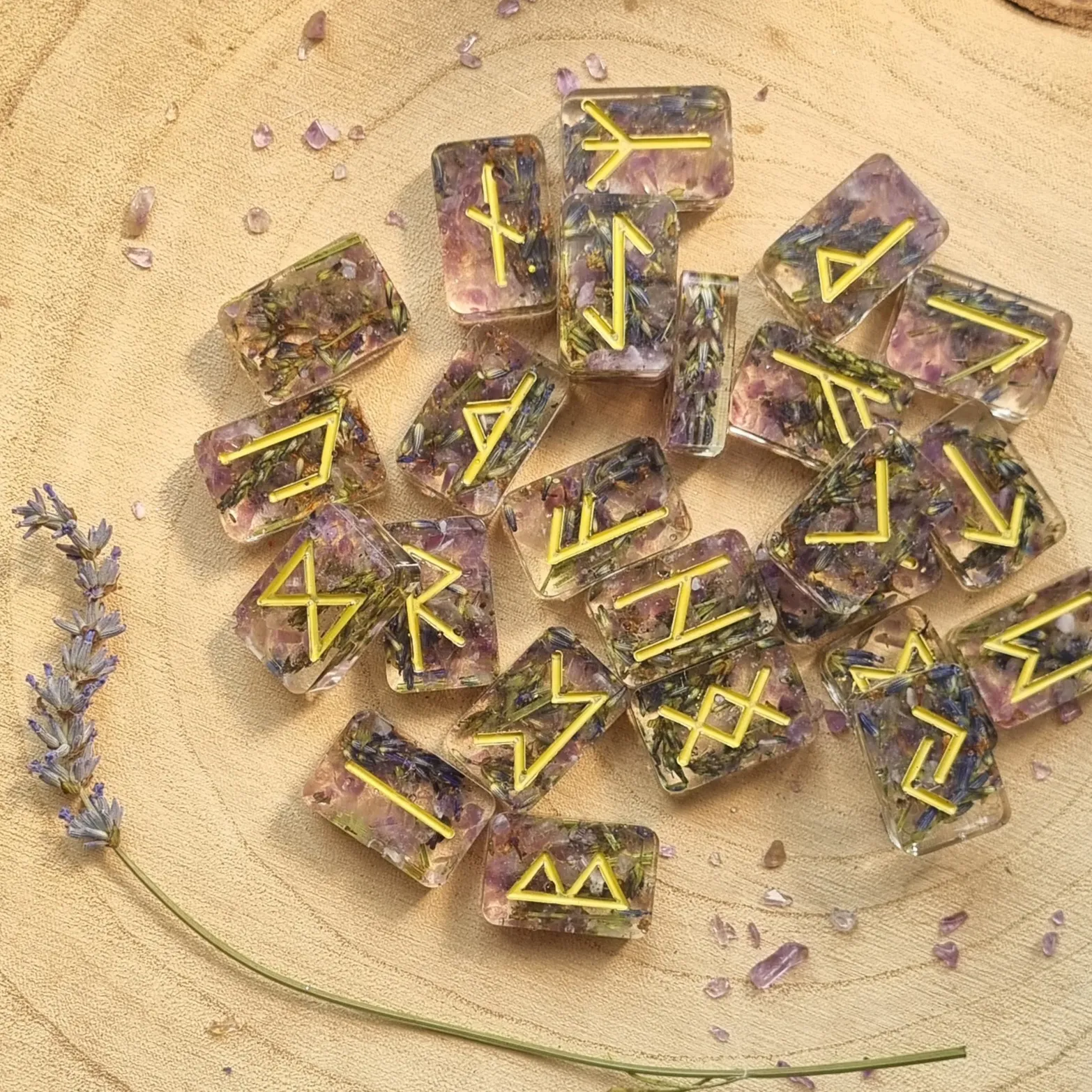 Runes Orgonites Futhark | Améthyste et Lavande – Image 7