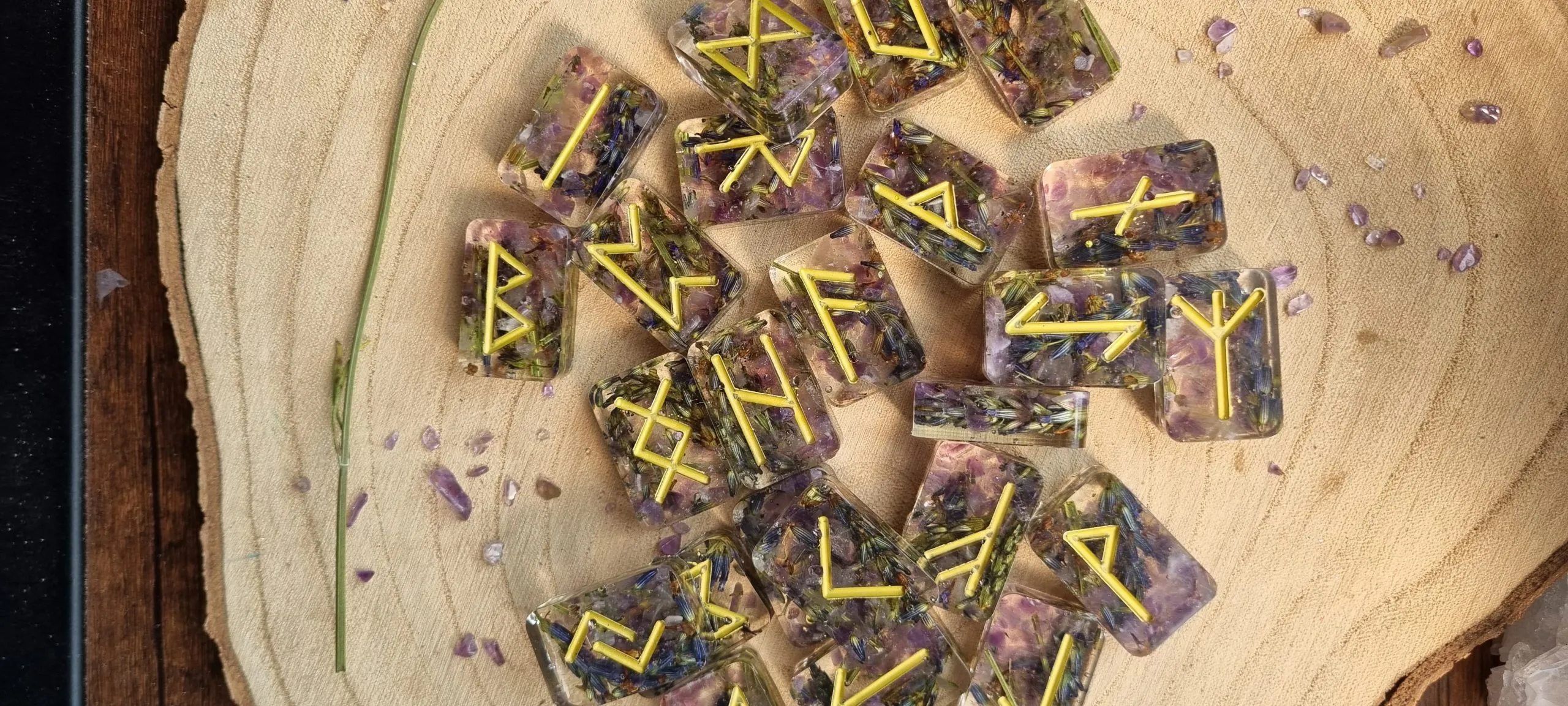 Runes Orgonites Futhark | Améthyste et Lavande – Image 3